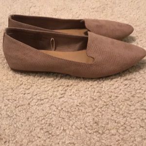 Tan flats